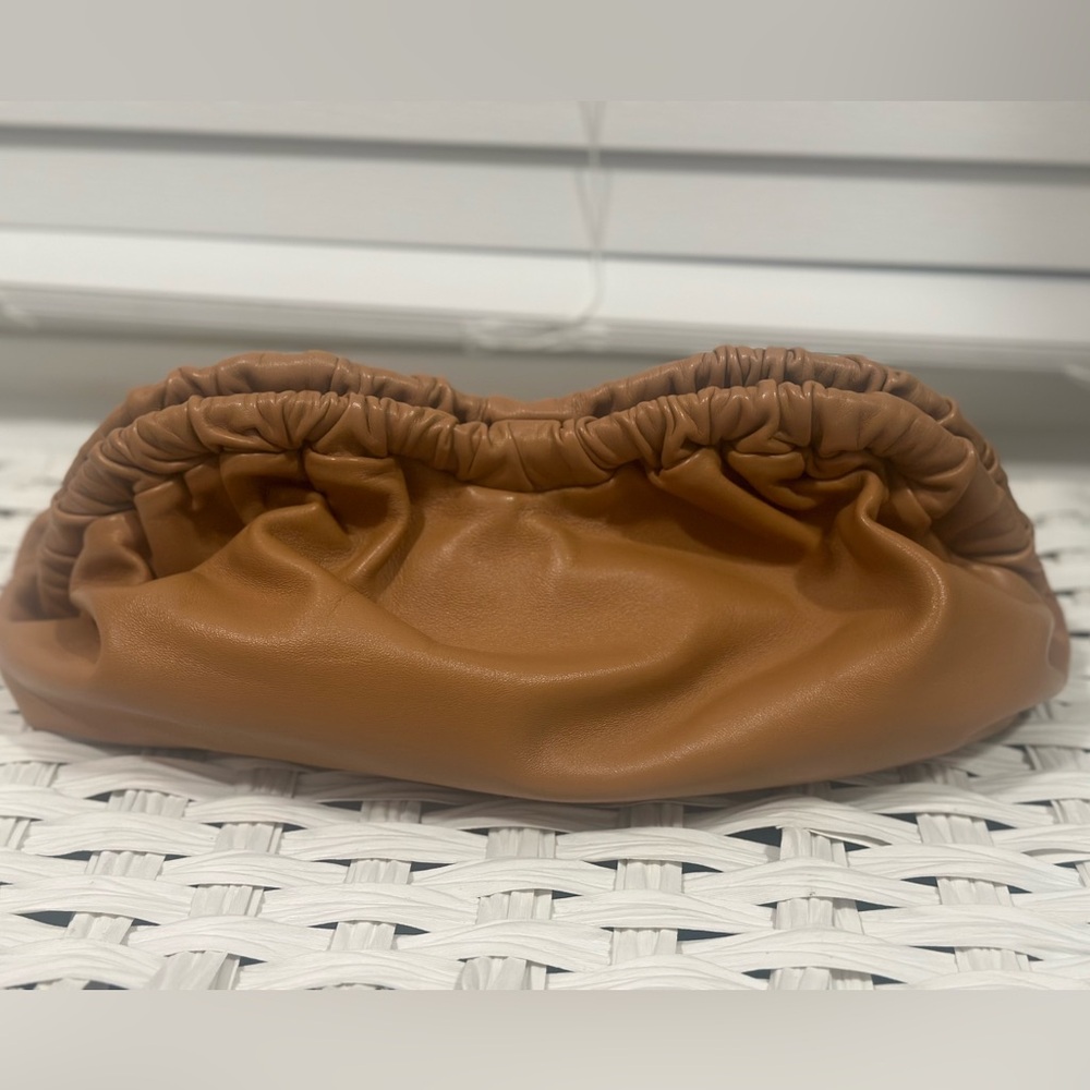 Gorgeous! In pristine condition Mansur Gavriel Cloud Clutch Caramel